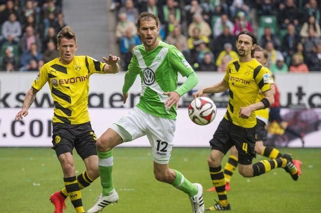 包含沃尔夫斯堡后防组织有方，成功守住胜局的词条