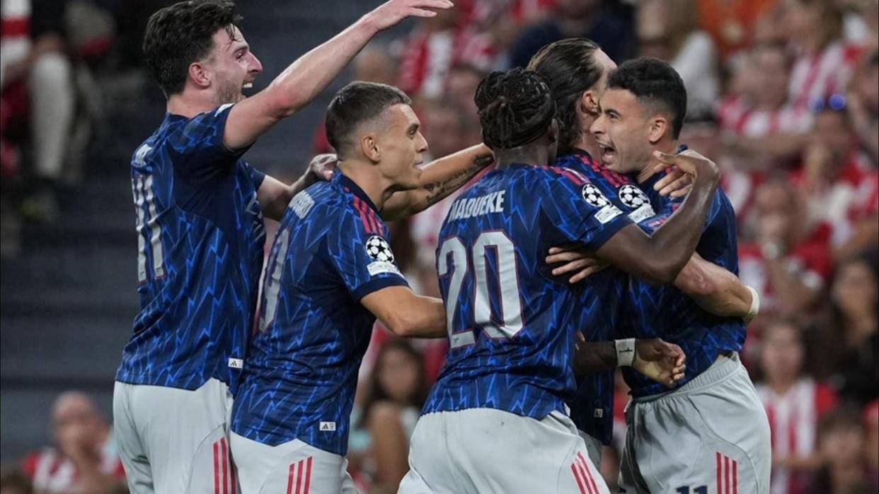 包含尤文图斯客场逆转夺得一场胜利的词条