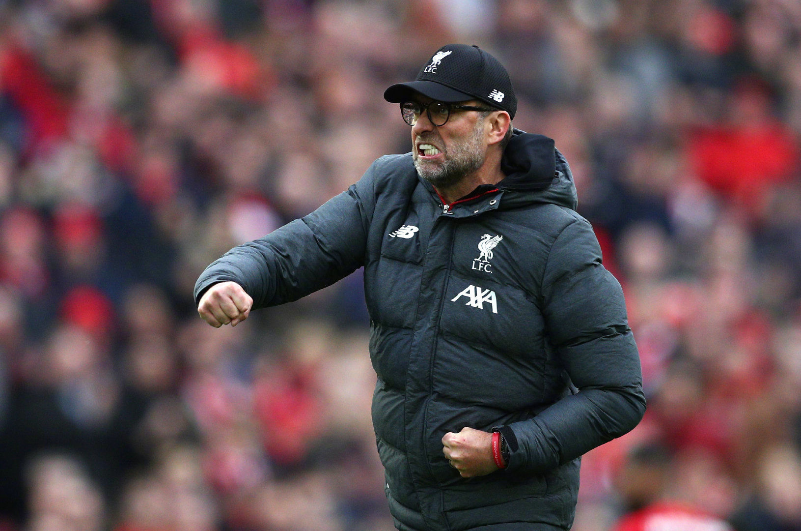 包含阿拉维斯主场告捷，豪取胜利的词条