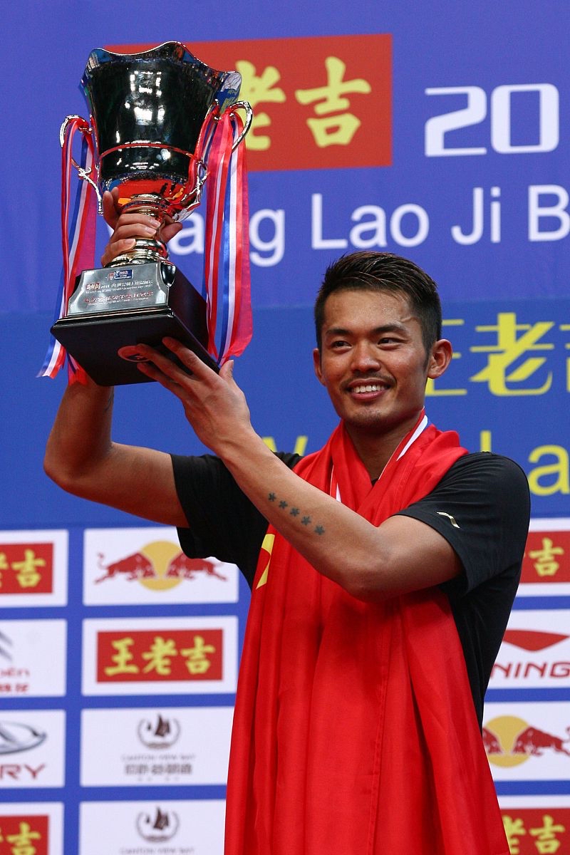 包含新晋球员崭露头角，为球队赢得胜利的词条