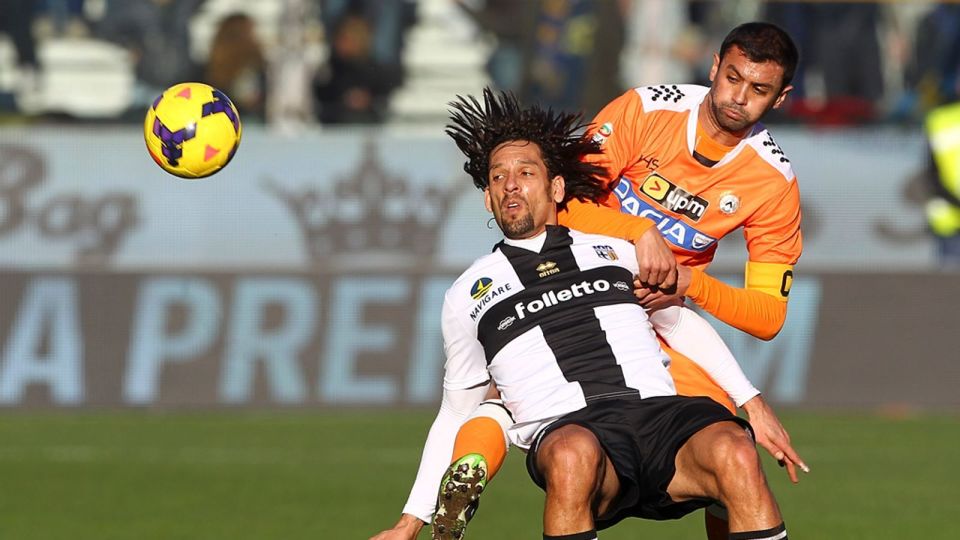 包含帕尔马客场取胜，结束连败乌流的词条