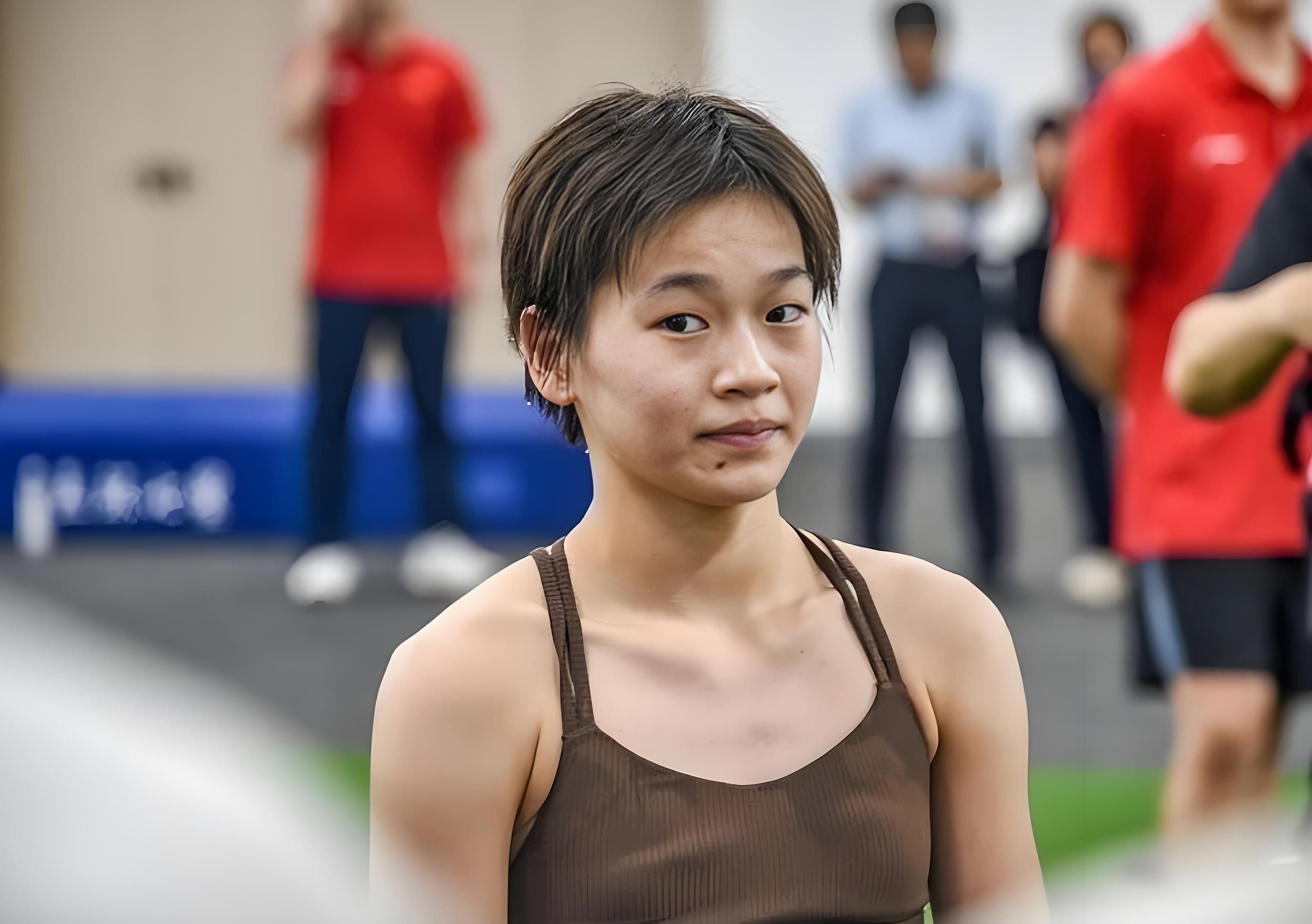 爱游戏官方入口-赛场上的精彩瞬间，引发人们热议关注的简单介绍