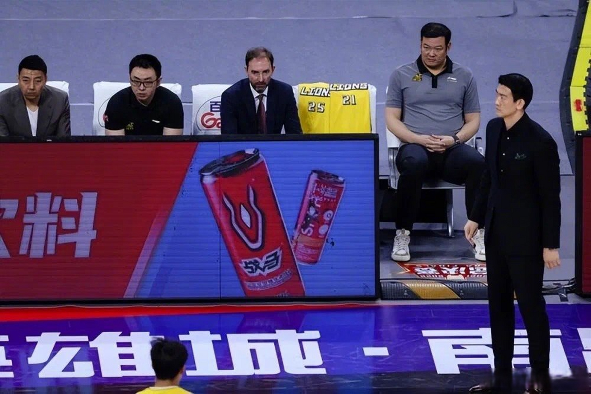 包含天津队客场告捷，击败江苏男篮的词条