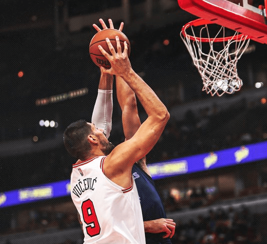 包含浙江队鏖战灰熊，武切维奇刷新纪录的词条