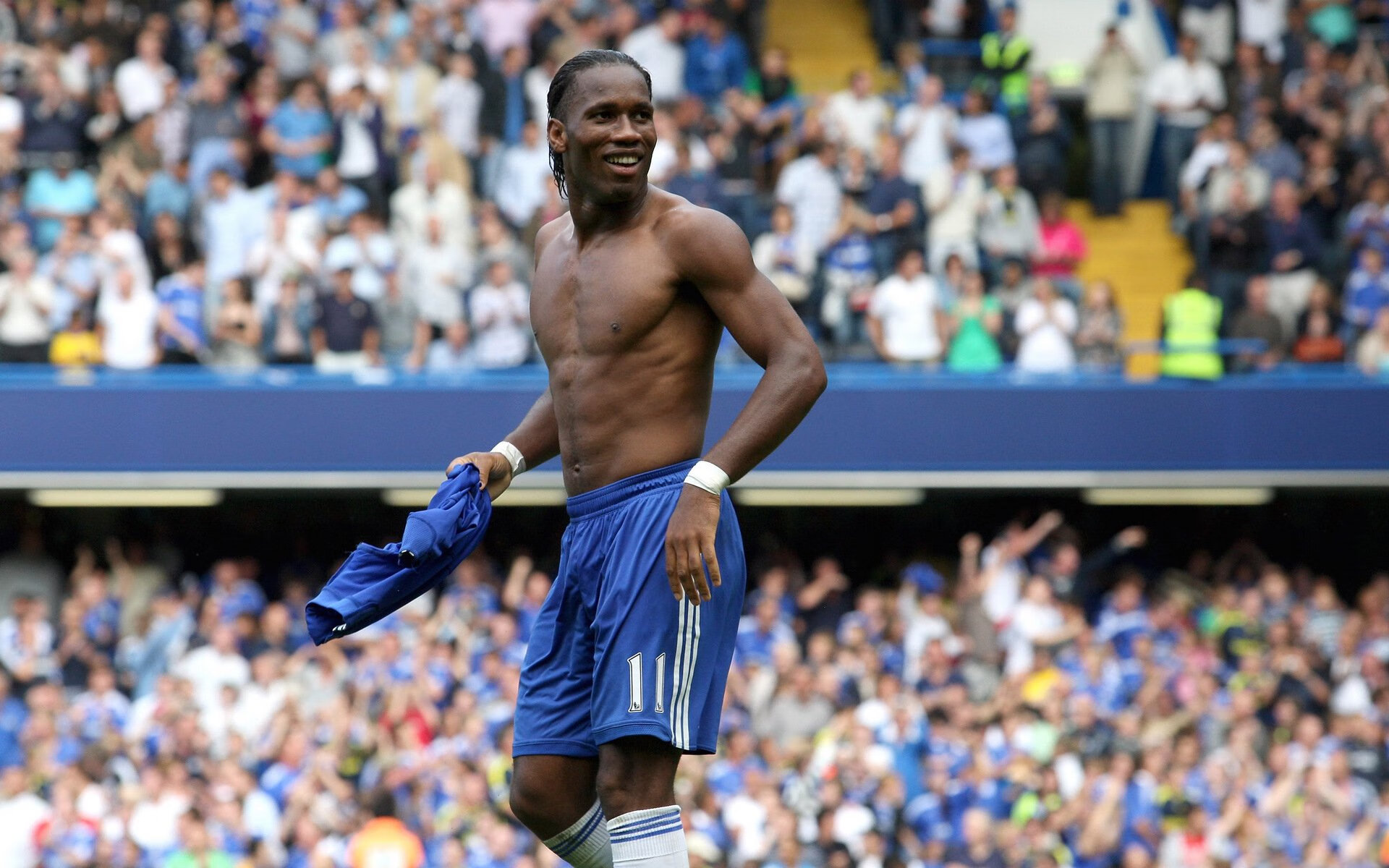 绿茵场上的双重奏，智利对阵摩洛哥的战术博弈，与哈兰德如何用连续得分重新定义射手差距